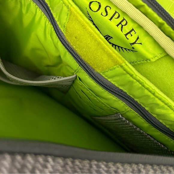 Osprey Messenger Laptop Bag Gray Stripe Crossbody School Work Travel Lightweight - Picture 8 of 11